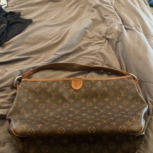 Louis Vuitton- Medium